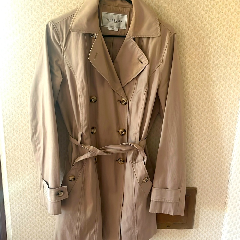 Van Heusen women’s large trench